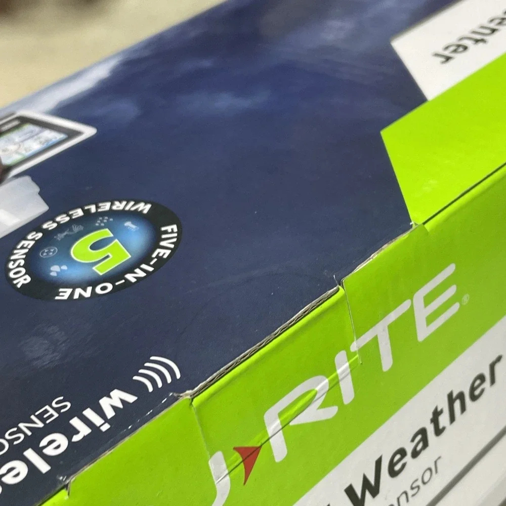 NEW AcuRite Professional Weather Center w/ Easy Mount 5-in-1 Sensor Sealed Box